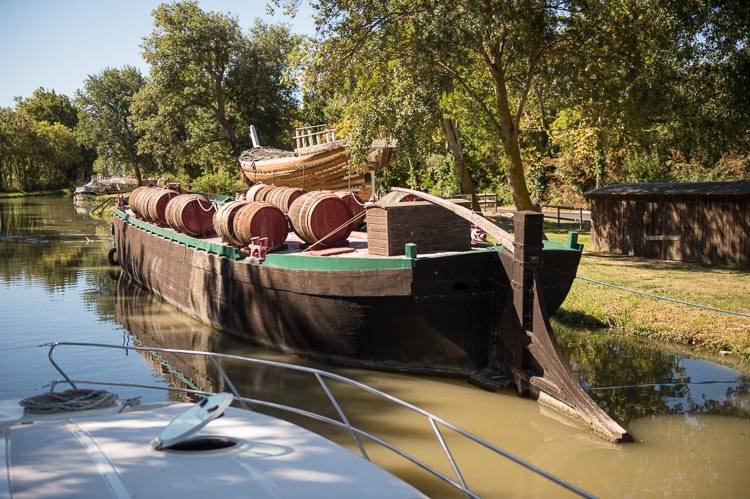 Barka na Canal du Midi